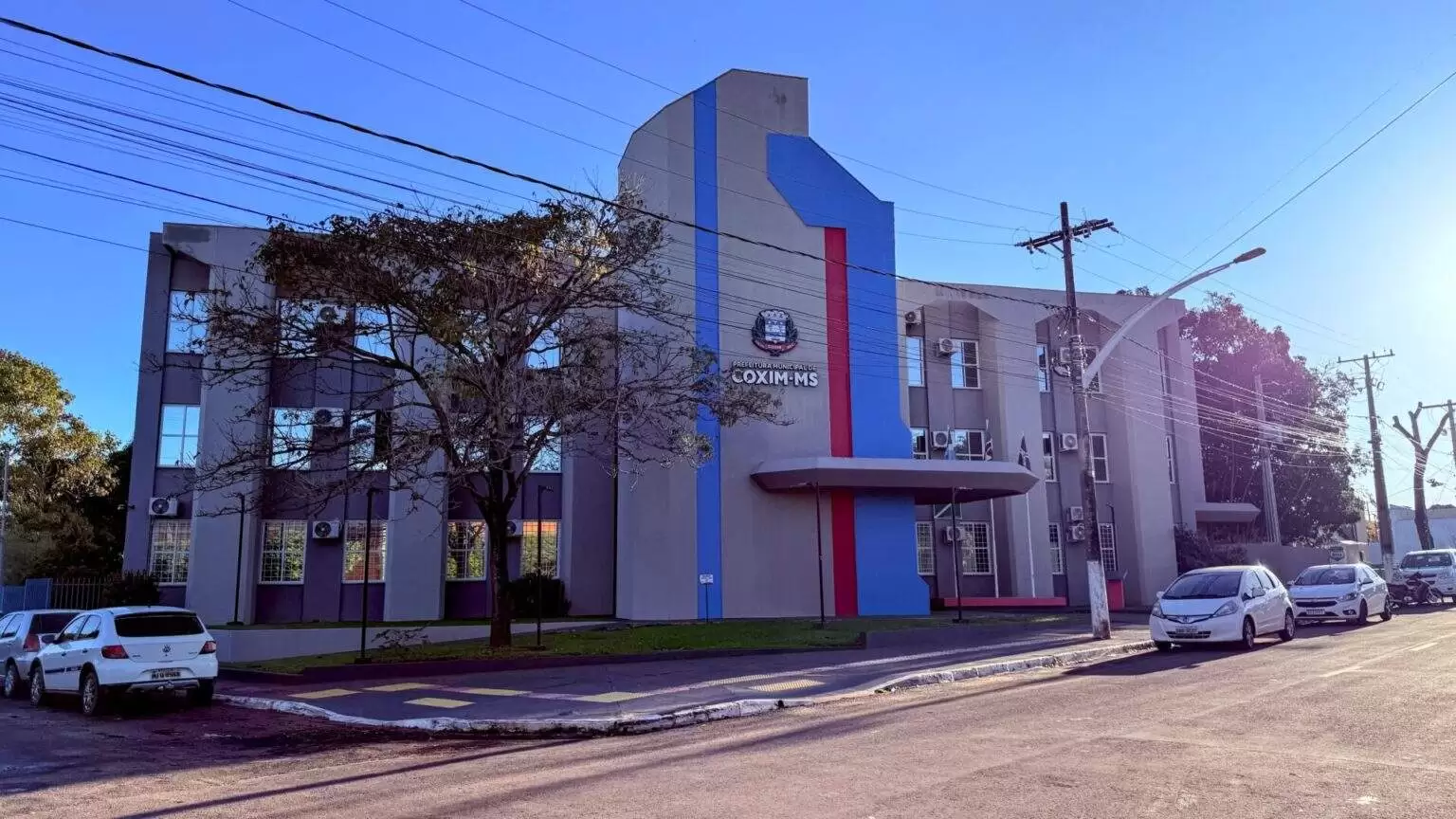 Prefeitura de Coxim explica atraso na entrega dos kits de material escolar da Reme