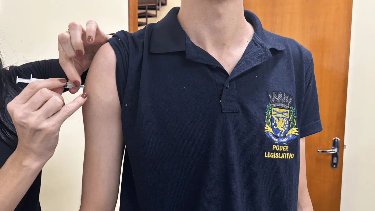 Campanha de vacinação na Câmara reforça importância da prevenção contra a gripe em São Gabriel do Oeste
