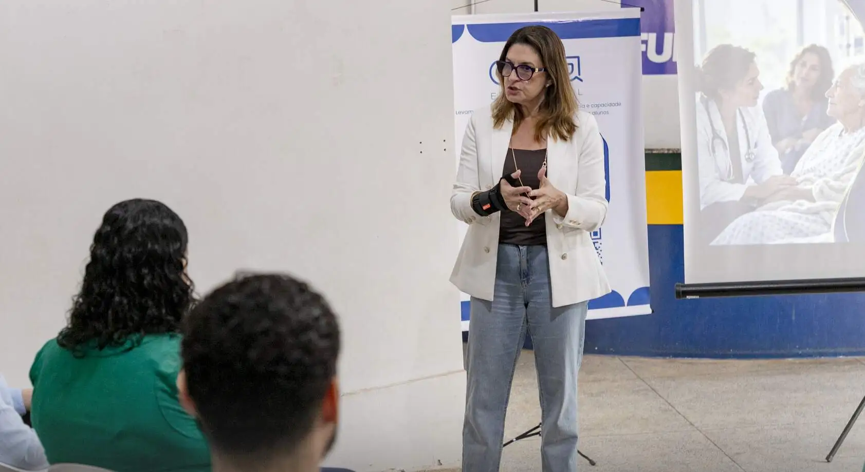 São Gabriel do Oeste capacita profissionais da saúde em cuidados paliativos